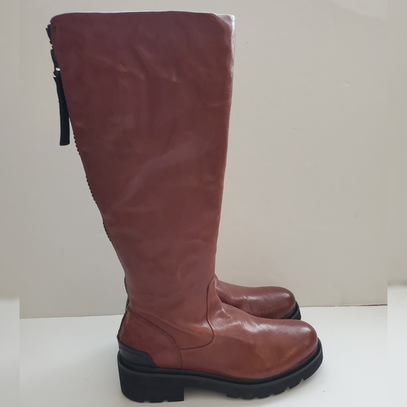 frye allison tall back zip